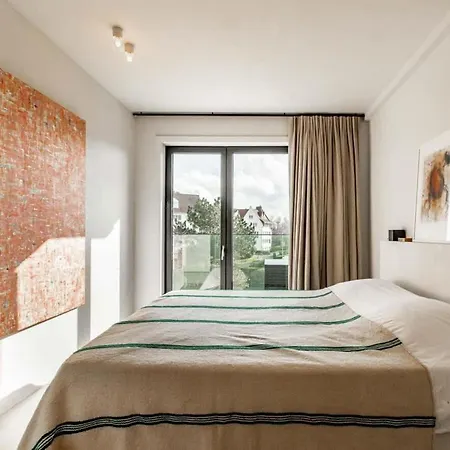 Prachtige Tuin-duplex Op Wandeldijk Knokke-zoute * Кнокке-Хейст